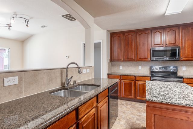 472 Grant Lane, Lavon, TX 75166