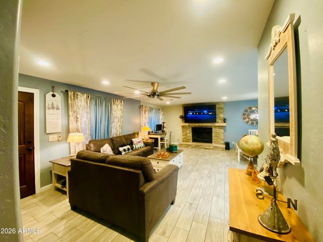 3938 W LYNNE Lane, Phoenix, AZ 85041