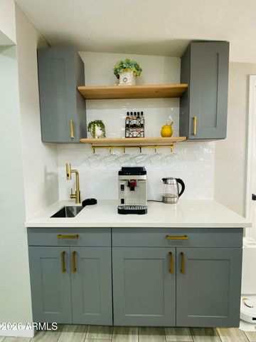 3938 W LYNNE Lane, Phoenix, AZ 85041