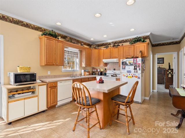 70 Pierce Elders Road, Whittier, NC 28789