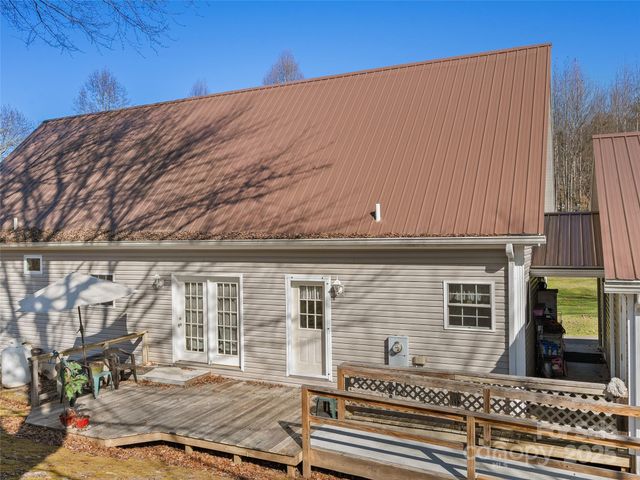 70 Pierce Elders Road, Whittier, NC 28789