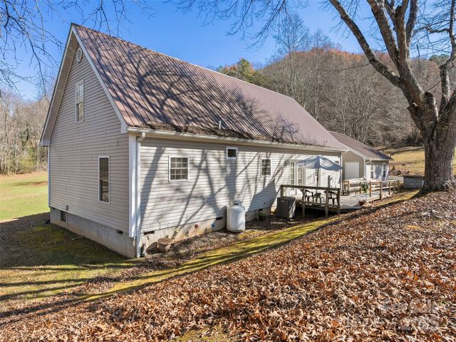 70 Pierce Elders Road, Whittier, NC 28789