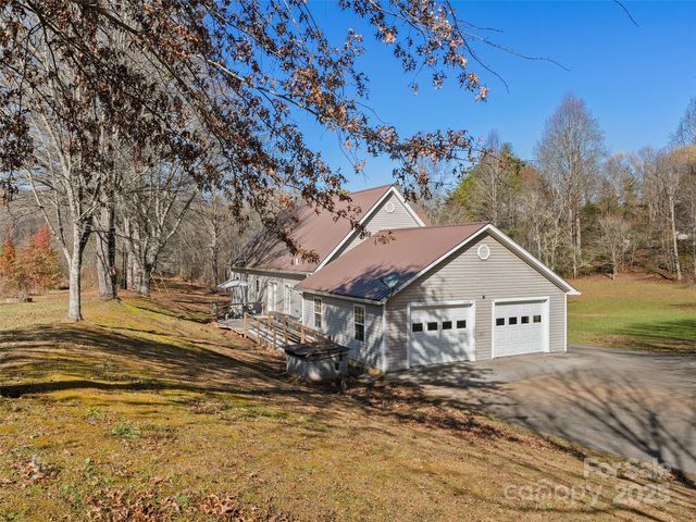 70 Pierce Elders Road, Whittier, NC 28789