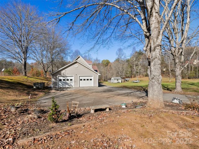 70 Pierce Elders Road, Whittier, NC 28789