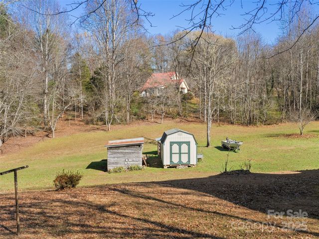70 Pierce Elders Road, Whittier, NC 28789