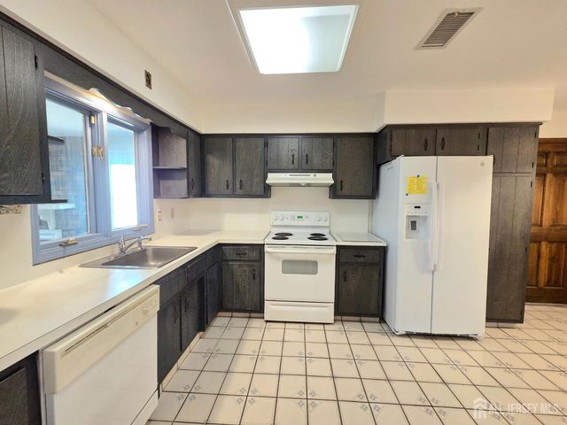240 Central Avenue, Piscataway, NJ 08854