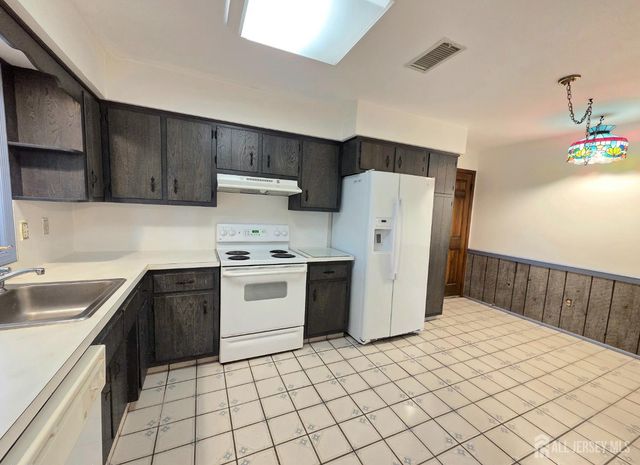 240 Central Avenue, Piscataway, NJ 08854