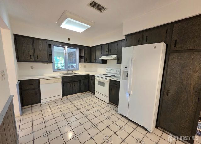 240 Central Avenue, Piscataway, NJ 08854