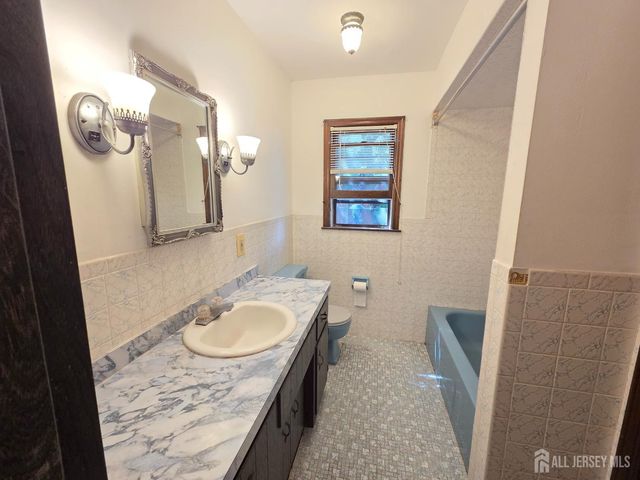 240 Central Avenue, Piscataway, NJ 08854
