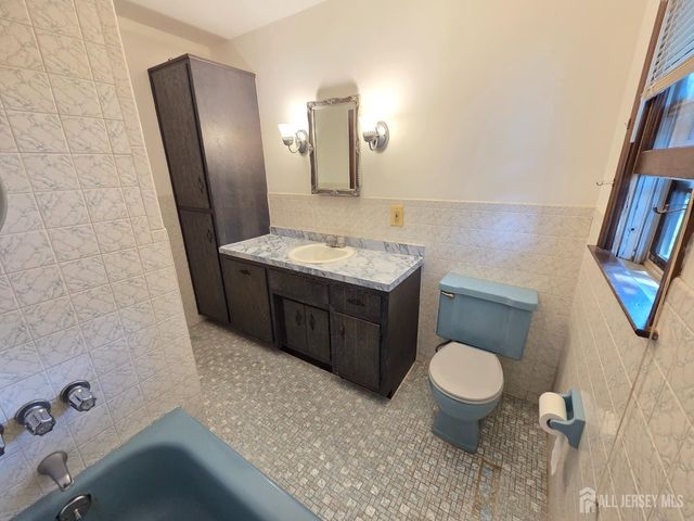 240 Central Avenue, Piscataway, NJ 08854