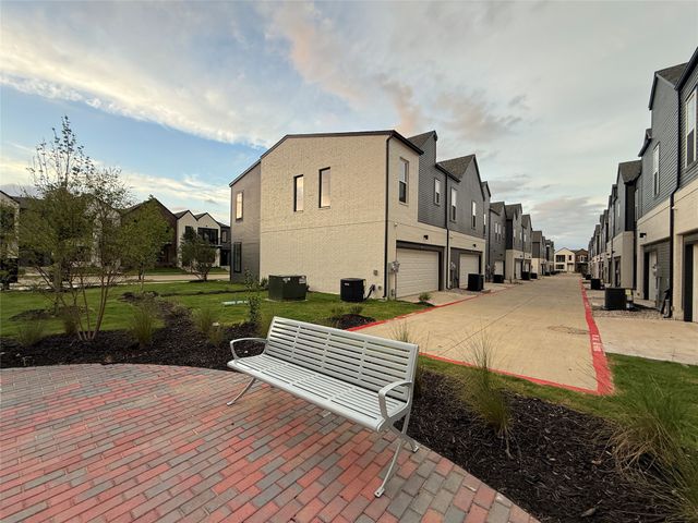 2306 Moonflower Road Bldg 22-2306, Mansfield, TX 76063