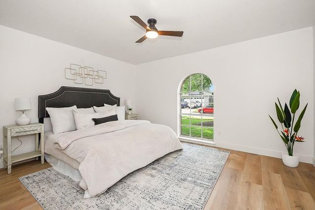 814 El Toro Lane, Houston, TX 77062