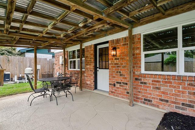 814 El Toro Lane, Houston, TX 77062