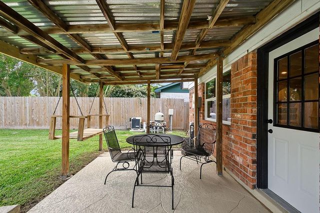 814 El Toro Lane, Houston, TX 77062