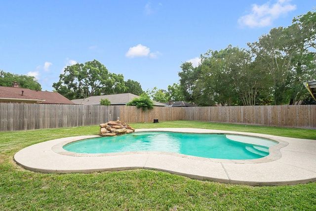 814 El Toro Lane, Houston, TX 77062
