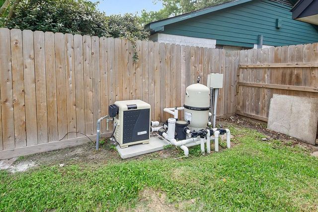 814 El Toro Lane, Houston, TX 77062