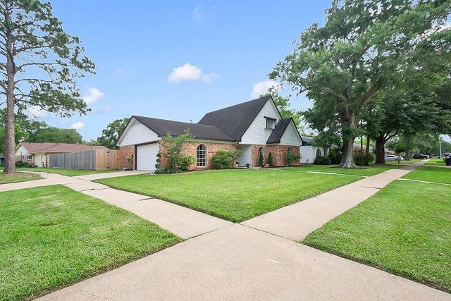 814 El Toro Lane, Houston, TX 77062