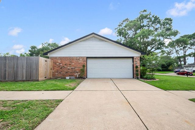 814 El Toro Lane, Houston, TX 77062