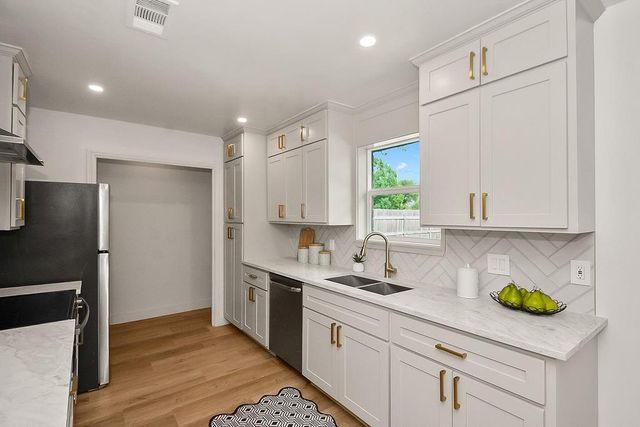 814 El Toro Lane, Houston, TX 77062