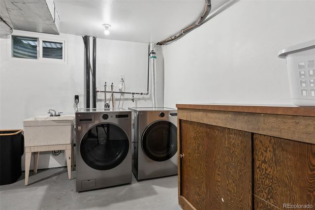 8601 E Layton Avenue, Denver, CO 80237