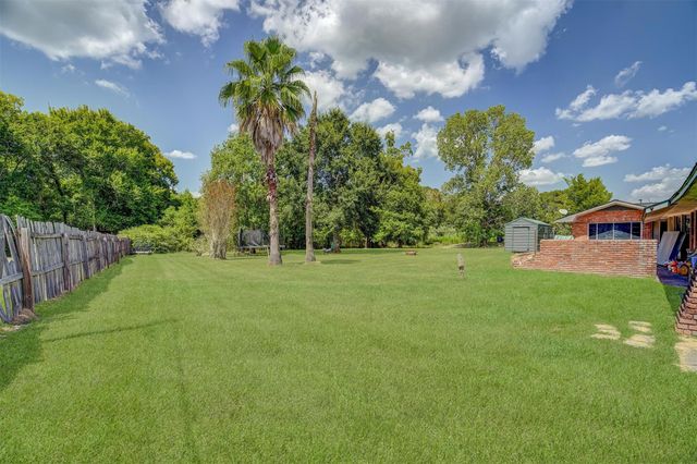 3013 N Main, Liberty, TX 77575