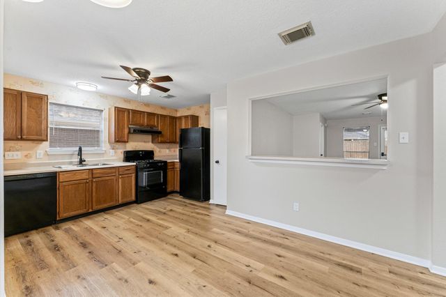 5917 Red River Drive, Dickinson, TX 77539