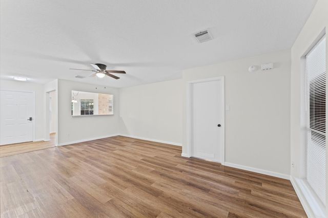 5917 Red River Drive, Dickinson, TX 77539