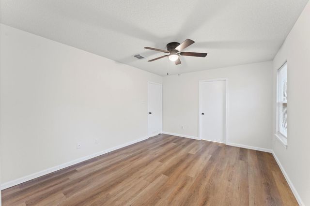 5917 Red River Drive, Dickinson, TX 77539