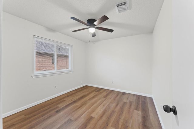 5917 Red River Drive, Dickinson, TX 77539