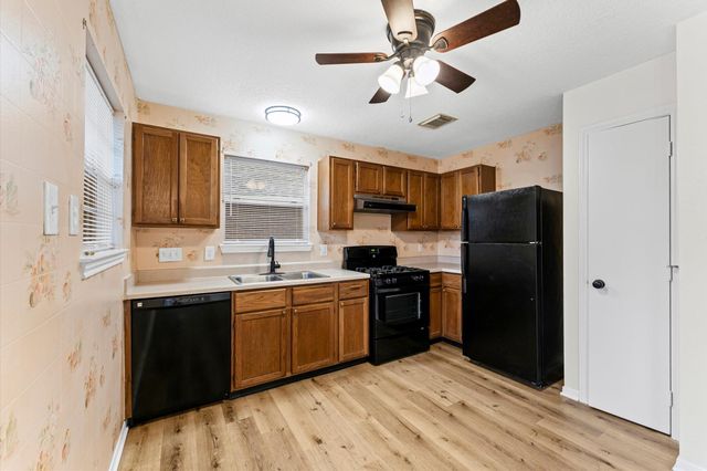 5917 Red River Drive, Dickinson, TX 77539