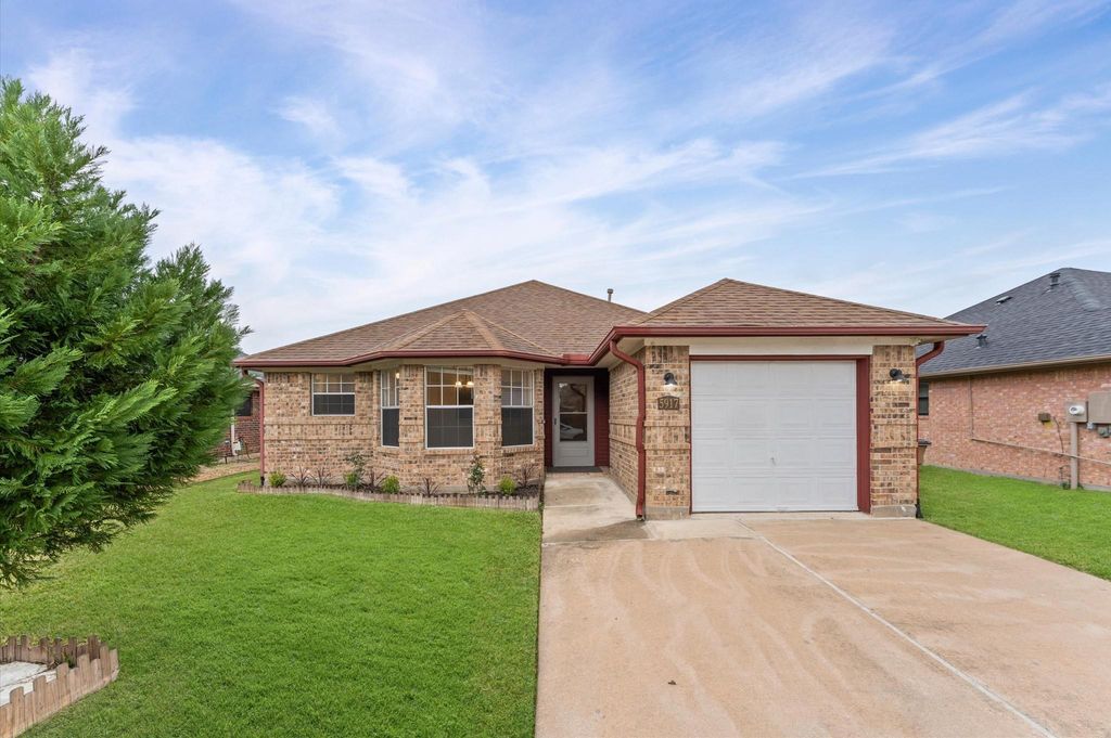 5917 Red River Drive, Dickinson, TX 77539