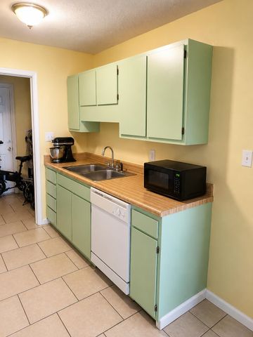 209 Cedar St Apt B3, Myrtle Beach, SC 29577