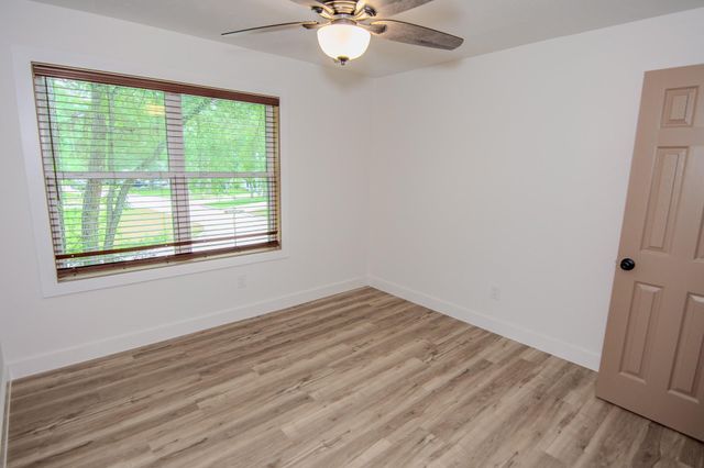 3 Raindream Place, The Woodlands, TX 77381