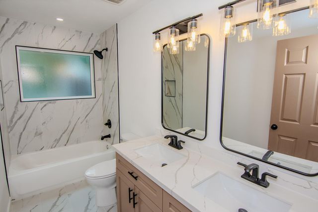 3 Raindream Place, The Woodlands, TX 77381