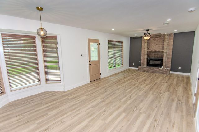 3 Raindream Place, The Woodlands, TX 77381