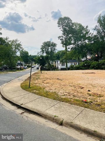 301 ELMLEAF AVE, Capitol Heights, MD 20743