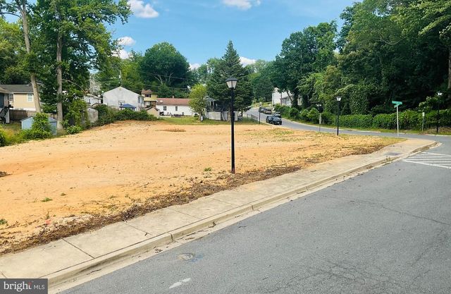301 ELMLEAF AVE, Capitol Heights, MD 20743