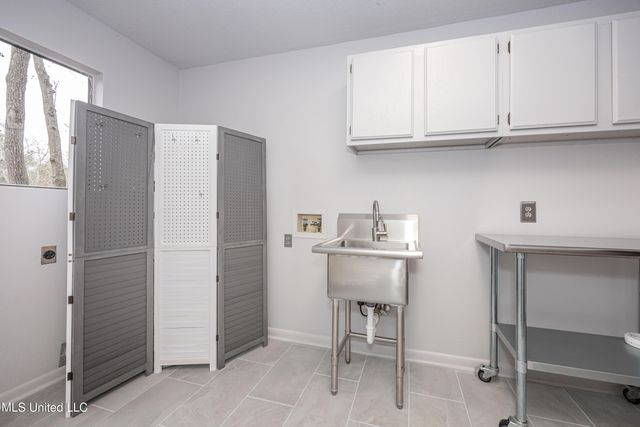 110 Simon Boulevard, Ocean Springs, MS 39564