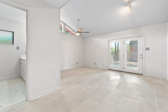 110 Simon Boulevard, Ocean Springs, MS 39564