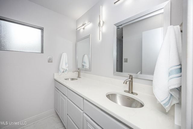 110 Simon Boulevard, Ocean Springs, MS 39564