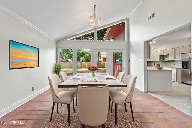 110 Simon Boulevard, Ocean Springs, MS 39564