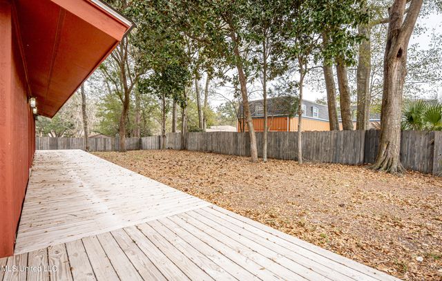 110 Simon Boulevard, Ocean Springs, MS 39564