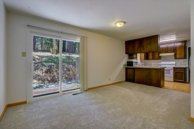 11782 Brunswick Pines Rd, Grass Valley, CA 95945