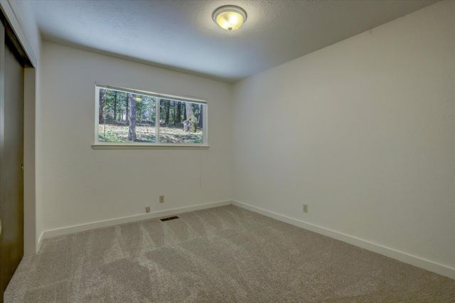 11782 Brunswick Pines Rd, Grass Valley, CA 95945