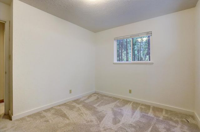 11782 Brunswick Pines Rd, Grass Valley, CA 95945
