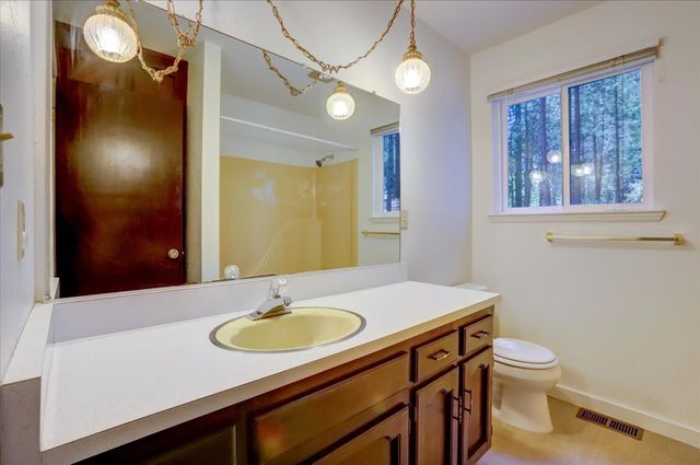 11782 Brunswick Pines Rd, Grass Valley, CA 95945