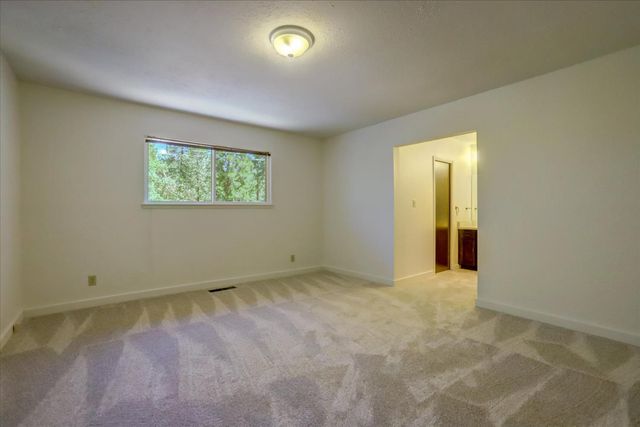 11782 Brunswick Pines Rd, Grass Valley, CA 95945