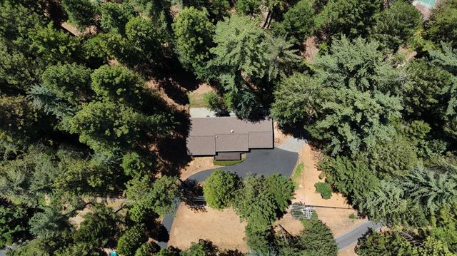 11782 Brunswick Pines Rd, Grass Valley, CA 95945