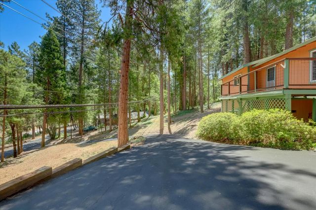 11782 Brunswick Pines Rd, Grass Valley, CA 95945
