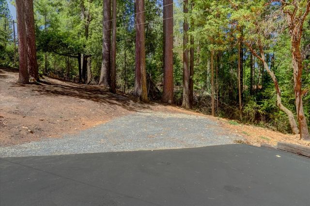 11782 Brunswick Pines Rd, Grass Valley, CA 95945